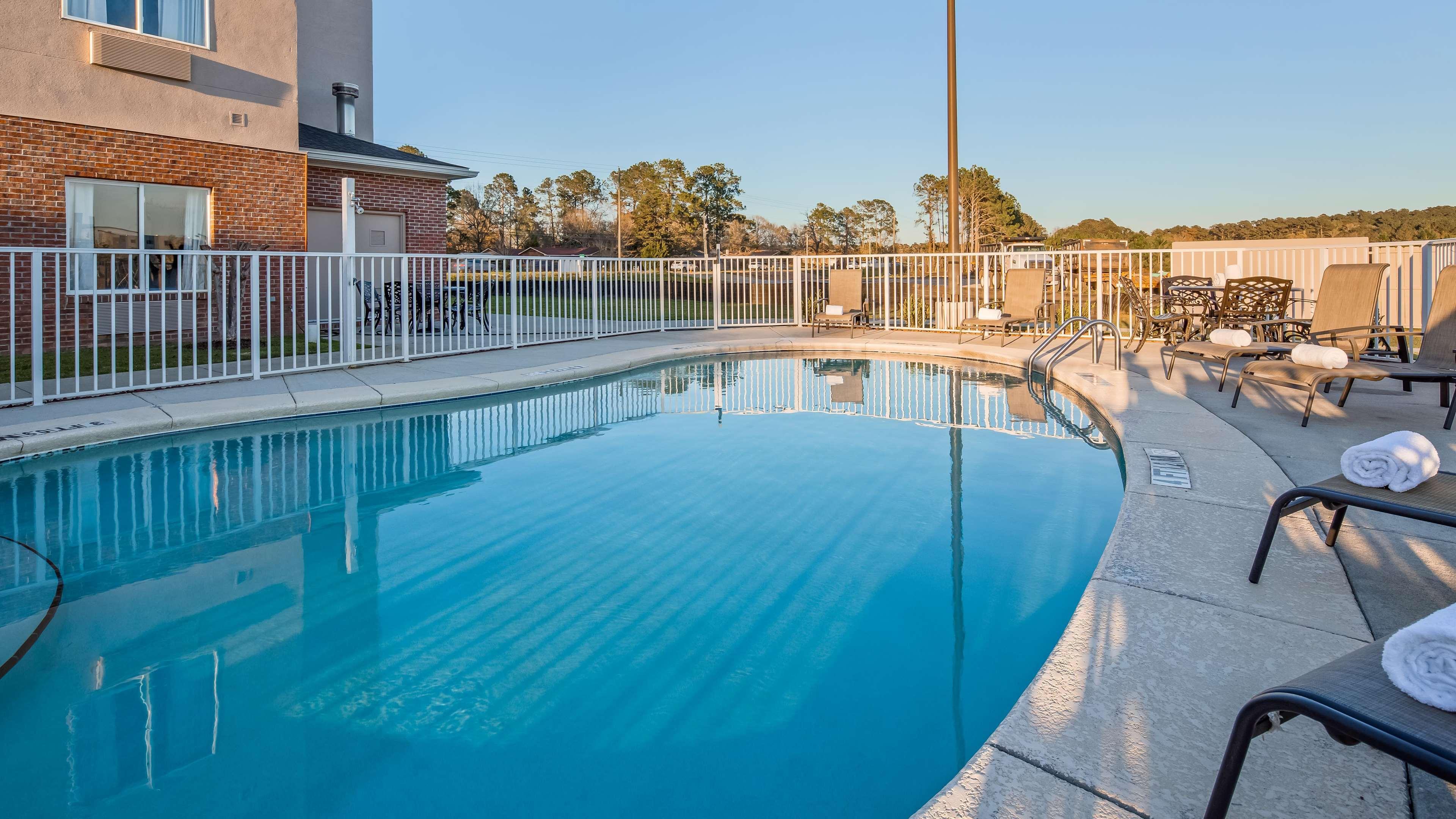 Best Western Dothan Inn & Suites Buitenkant foto