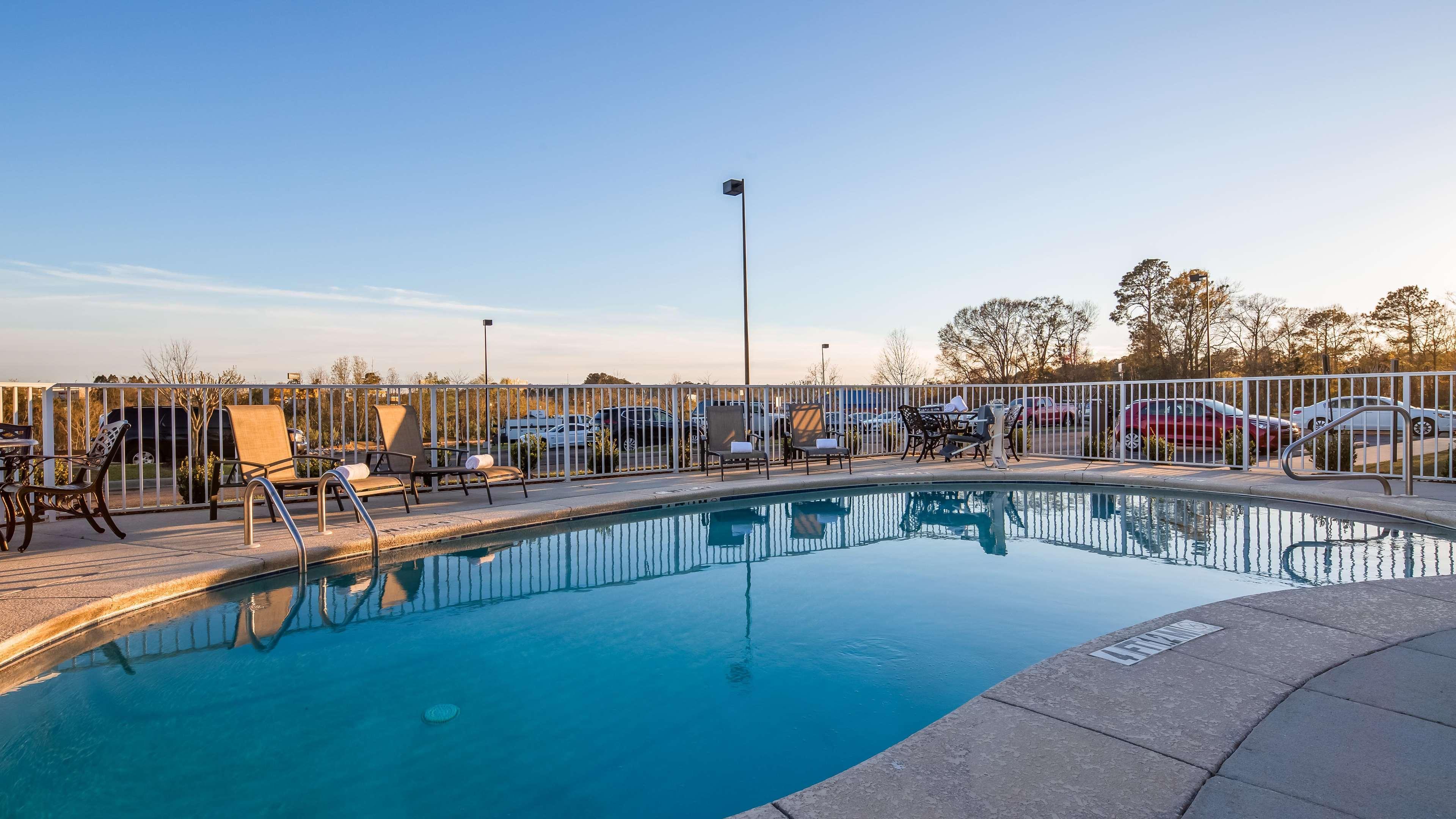 Best Western Dothan Inn & Suites Buitenkant foto