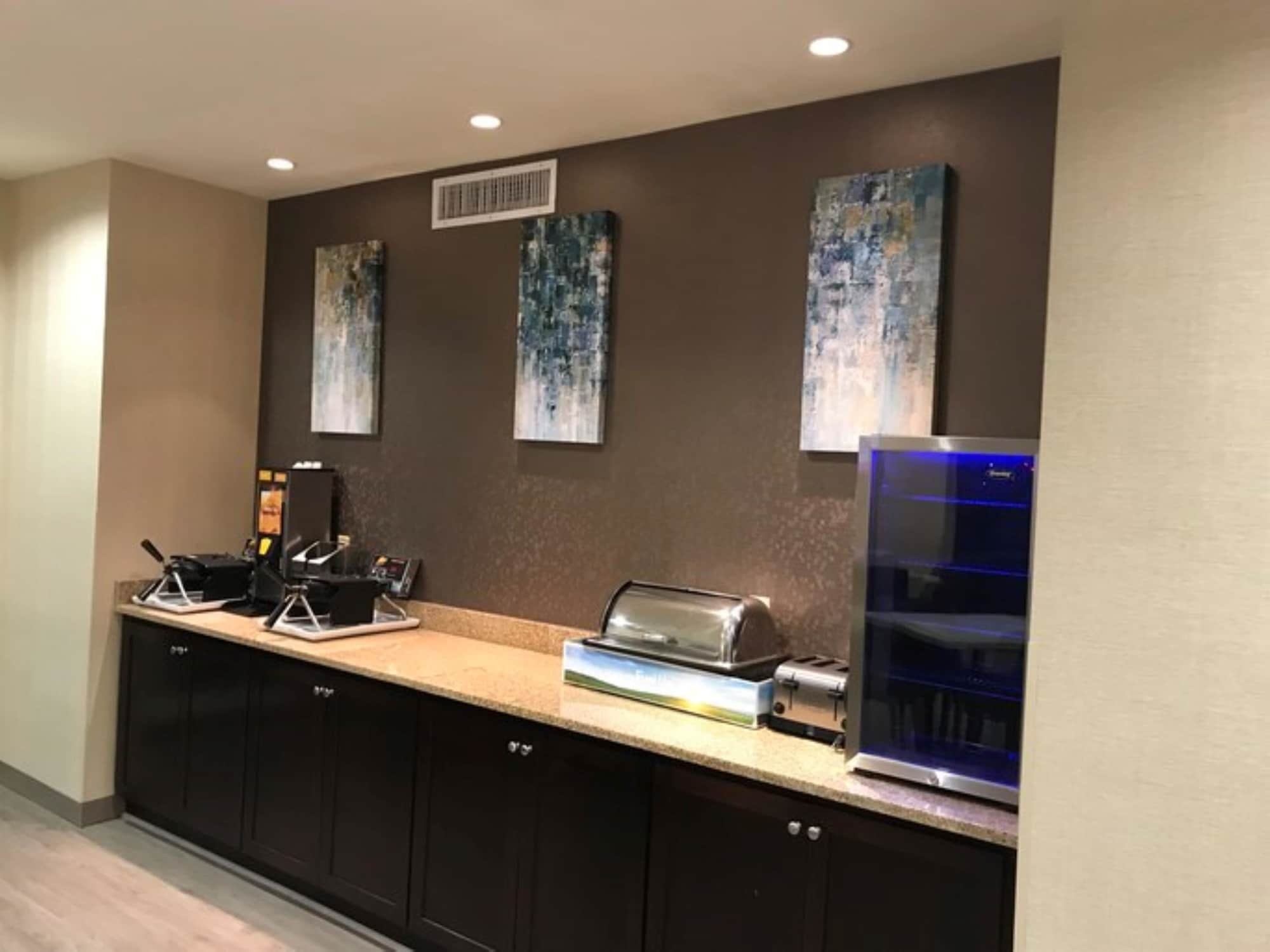 Best Western Dothan Inn & Suites Buitenkant foto